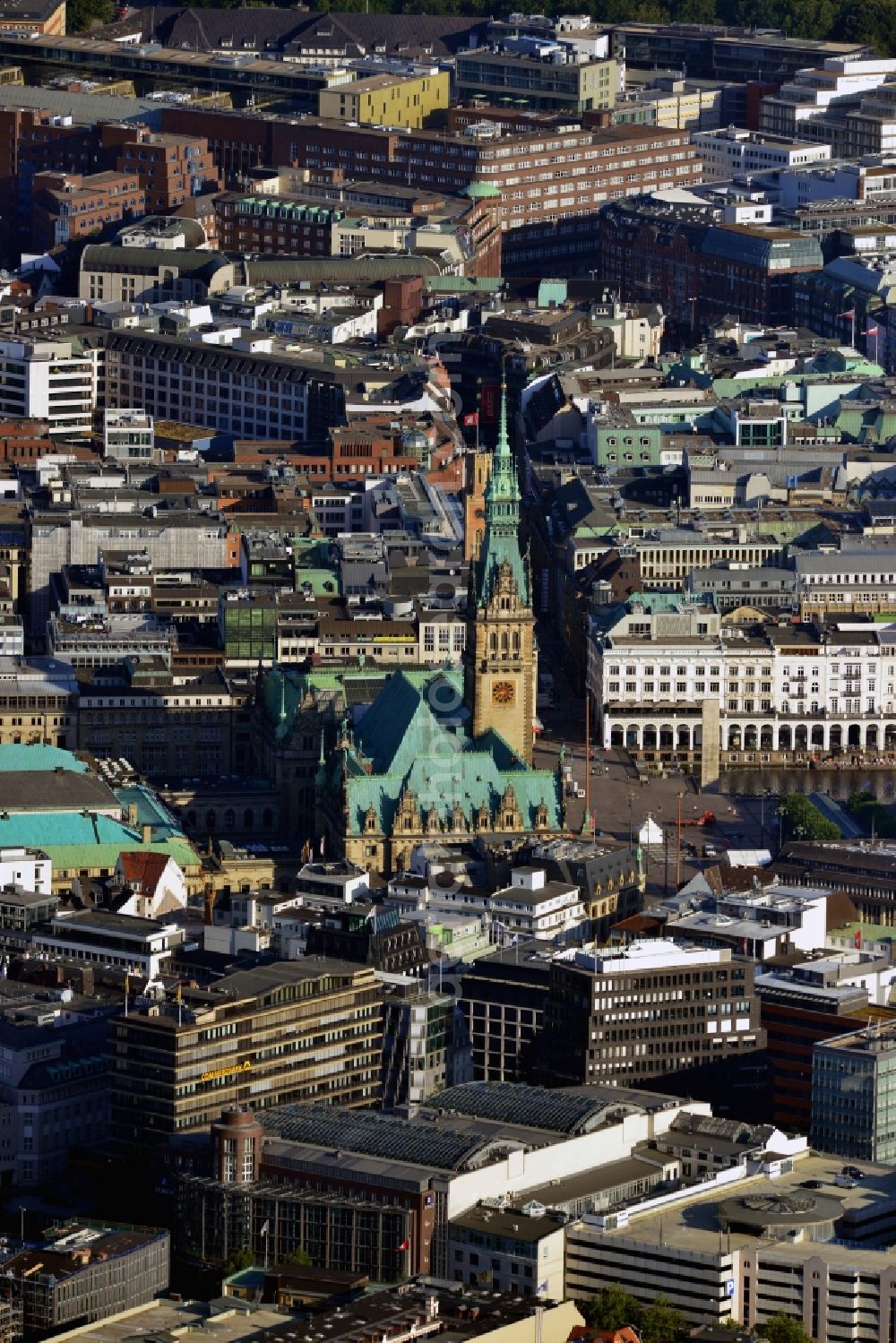 Aerial photograph Hamburg - The City Hall is the seat of citizenship (Parliament) and the Senate (Government) of the Free and Hanseatic City of Hamburg. The town hall is part of the North German Renaissance style