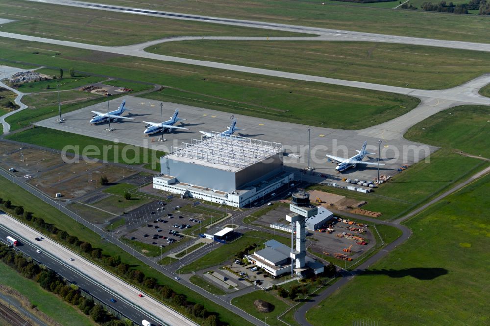 Schkeuditz from the bird's eye view: Hangar equipment and aircraft hangars for aircraft maintenance on Towerstrasse in Schkeuditz in the state Saxony, Germany