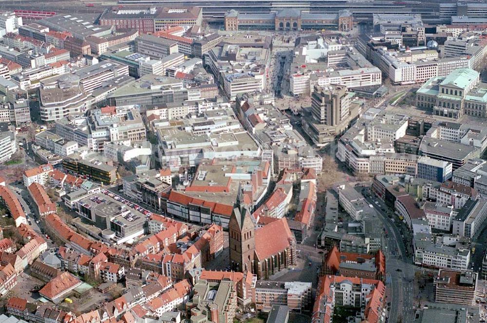 Aerial image HANNOVER - , Innnenstadtbereich um die Marktkirche mit Blick auf den Platz der Weltausstellung und das Opernhaus