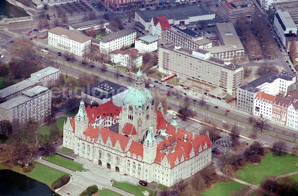 Hannover from the bird's eye view: Neues Rathaus, Trammplatz 2 , 30159 Hannover, Tel. 0511 / 168-42292 Sitz des Oberbürgermeisters,