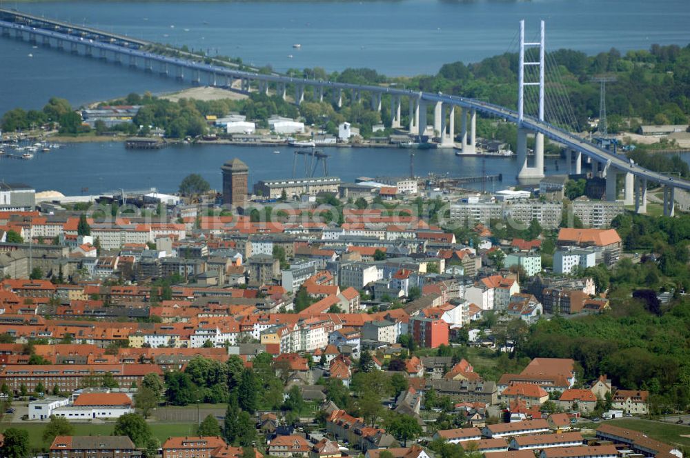 Aerial image Stralsund - Blick auf die Hansestadt Stralsund, eine kreisfreie Stadt in Mecklenburg-Vorpommern im Norden Deutschlands. Die Stadt liegt am Strelasund, einer Meerenge der Ostsee, und wird auf Grund ihrer Lage als Tor zur Insel Rügen bezeichnet. Die Stadt ist zusammen mit Greifswald eines der vier Oberzentren des Landes. Die Altstadt gehört seit 2002 zum UNESCO-Weltkulturerbe.