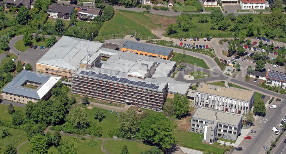 Haßfurt from above - Blick auf das Haus Haßfurt der Haßberg-Kliniken. Das öffentliche Kreiskrankenhaus bietet für den Landkreis Haßberge eine Grund- und Regelversorgung an. View of the House Hassfurt of the Hassberg Clinics. The public hospital offers for the district Haßberge offers a basic and standard healthcare.