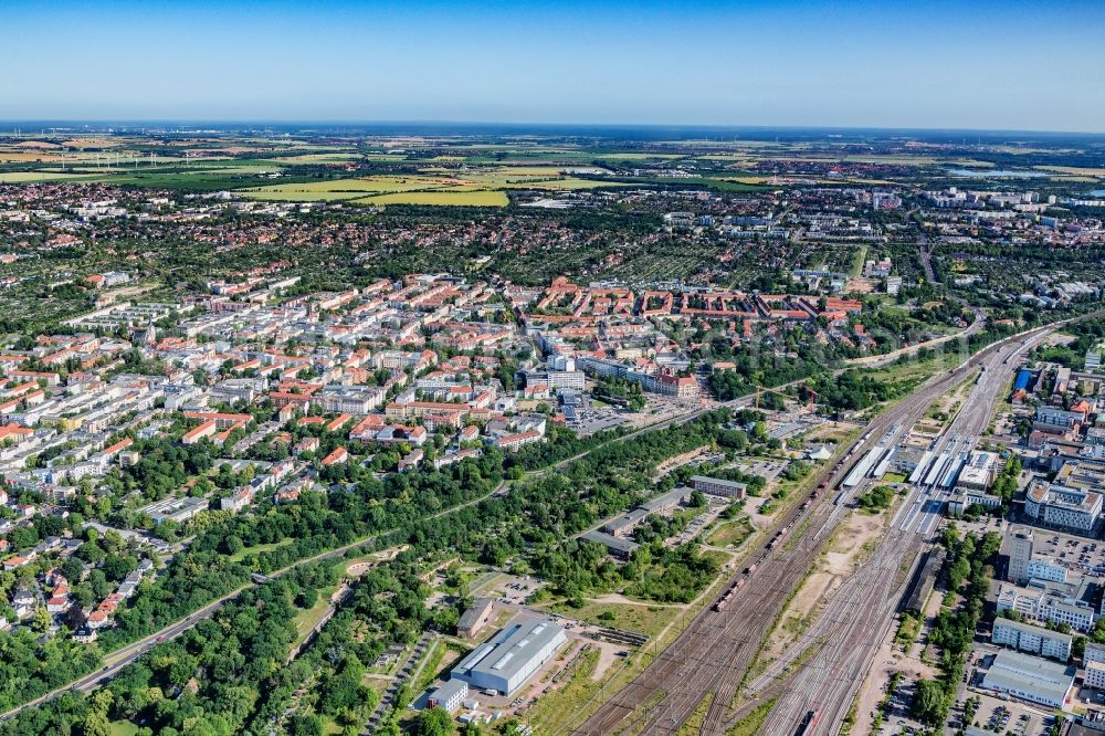 Aerial photograph Magdeburg - Track progress and building of the main station of the railway in of Altstadt in Magdeburg in the state Saxony-Anhalt, Germany