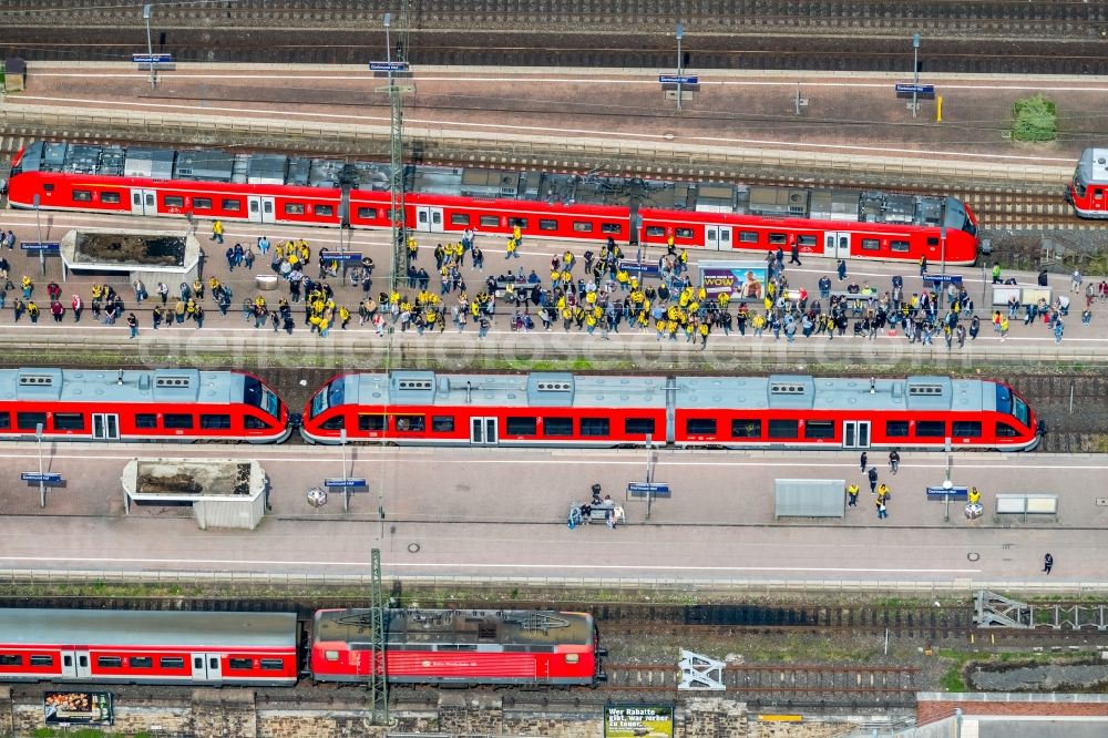 Dortmund from above - Track progress and building of the main station of the railway in Dortmund in the state North Rhine-Westphalia