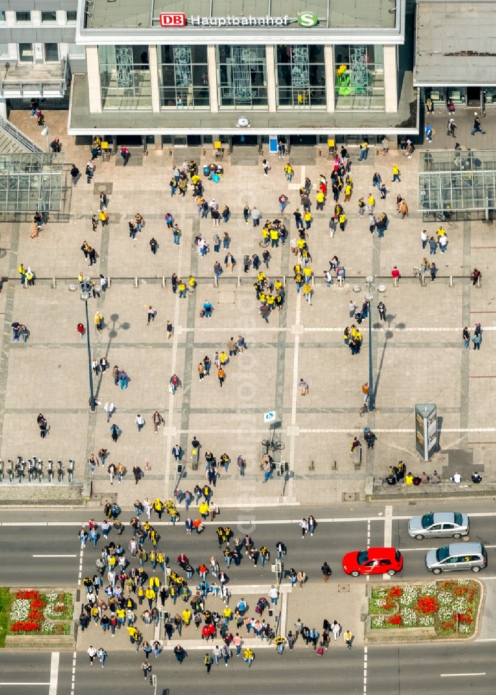 Aerial image Dortmund - Entry building of the main station of the railway in Dortmund in the state North Rhine-Westphalia