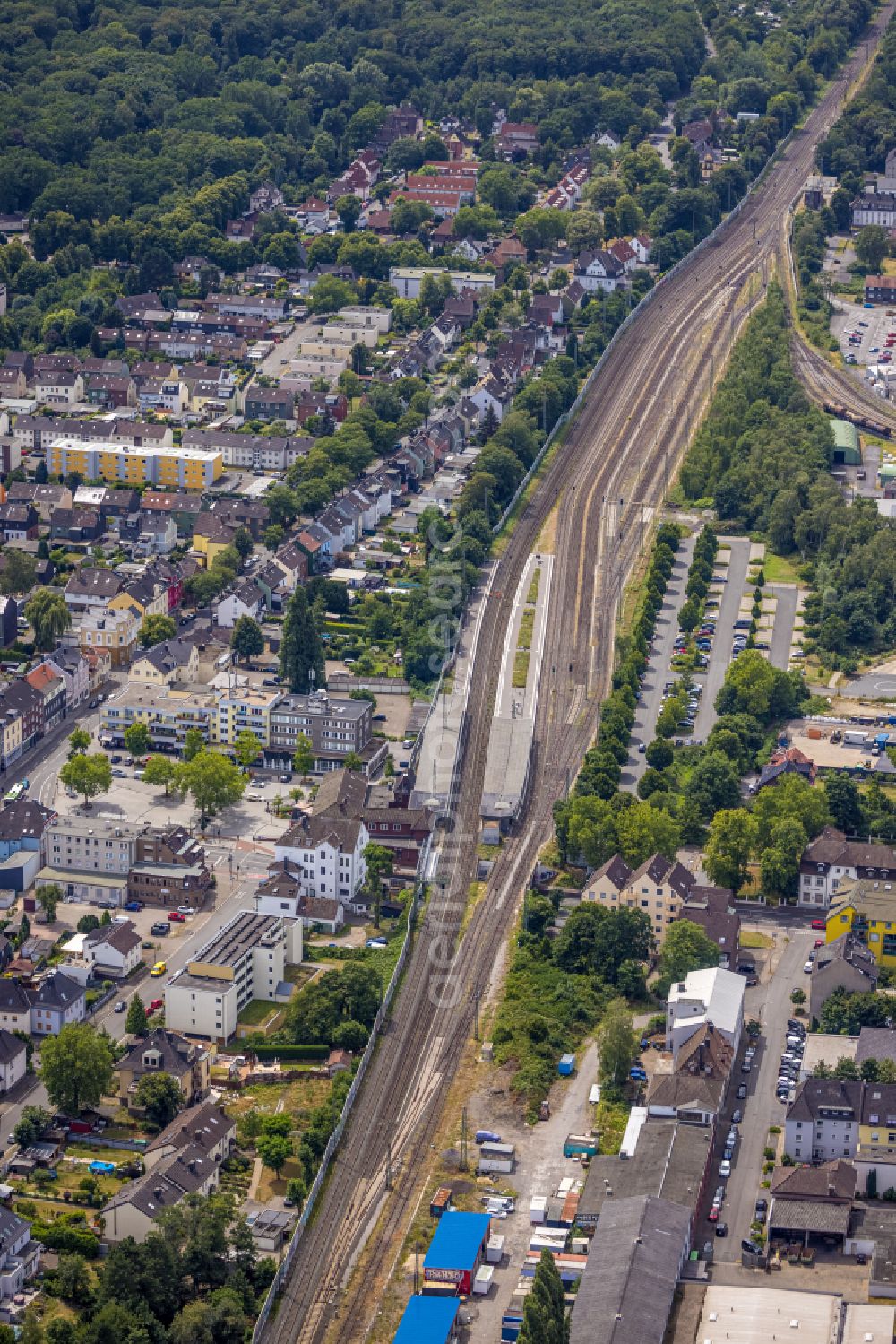 Aerial image Castrop-Rauxel - Track progress and building of the main station of the railway in the district Bladenhorst in Castrop-Rauxel at Ruhrgebiet in the state North Rhine-Westphalia, Germany