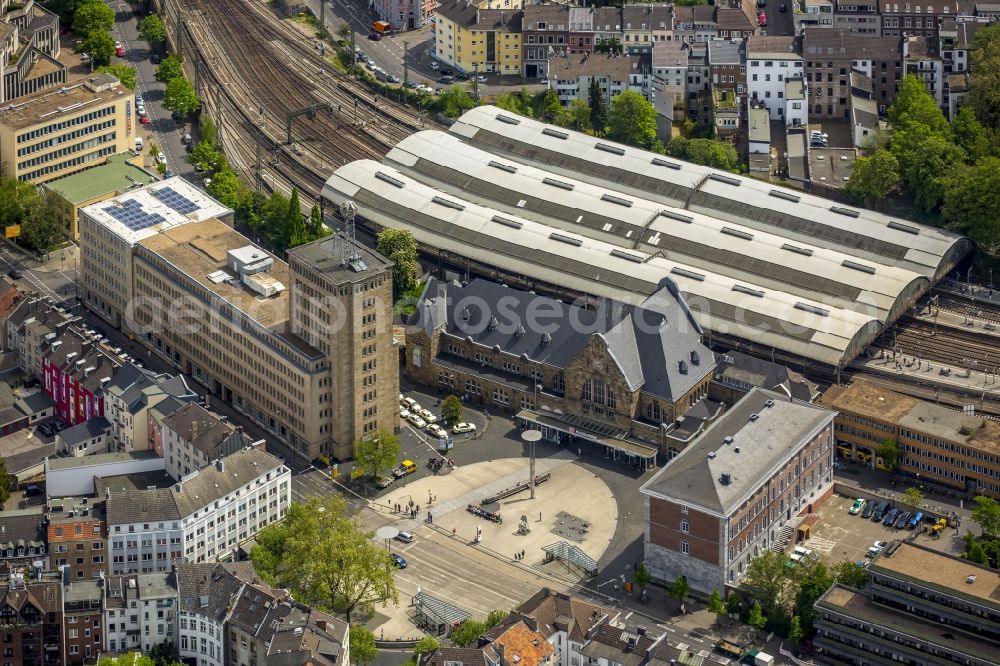 Aerial image Aachen - Track progress and building of the main station of the railway in Aachen in the state North Rhine-Westphalia