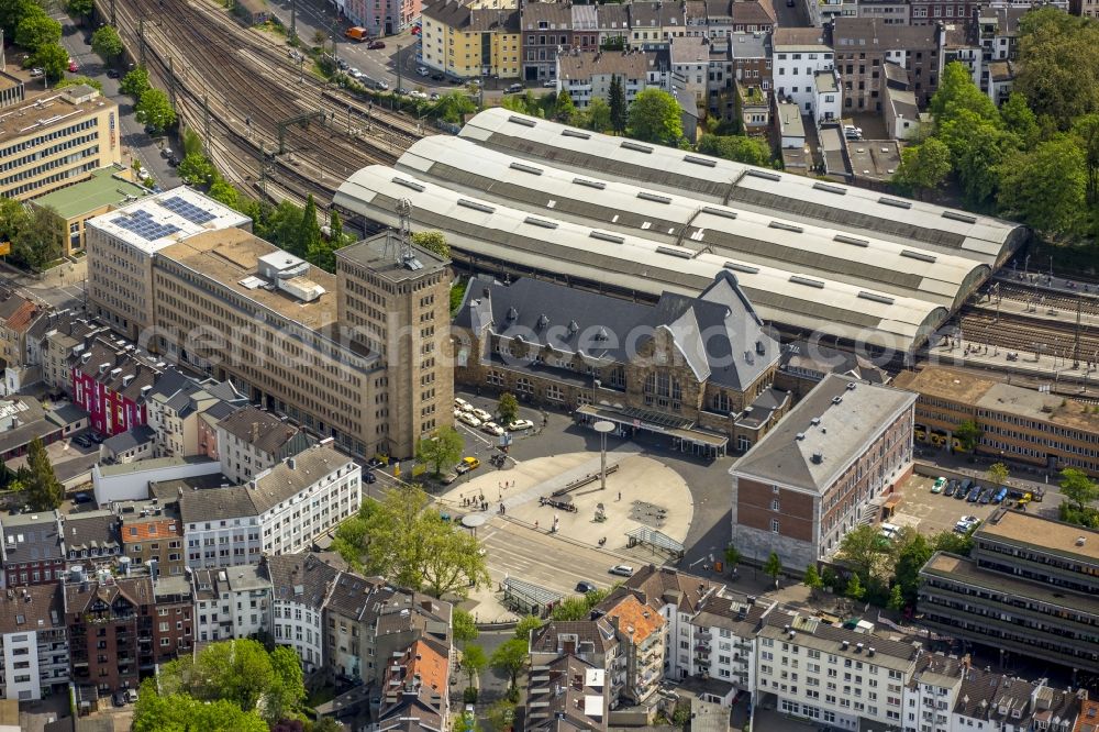 Aerial photograph Aachen - Track progress and building of the main station of the railway in Aachen in the state North Rhine-Westphalia