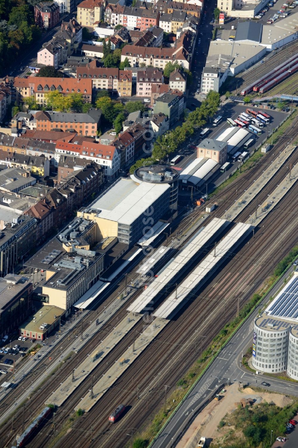 Aerial image Aschaffenburg - Track progress and building of the main station of the railway in Aschaffenburg in the state Bavaria