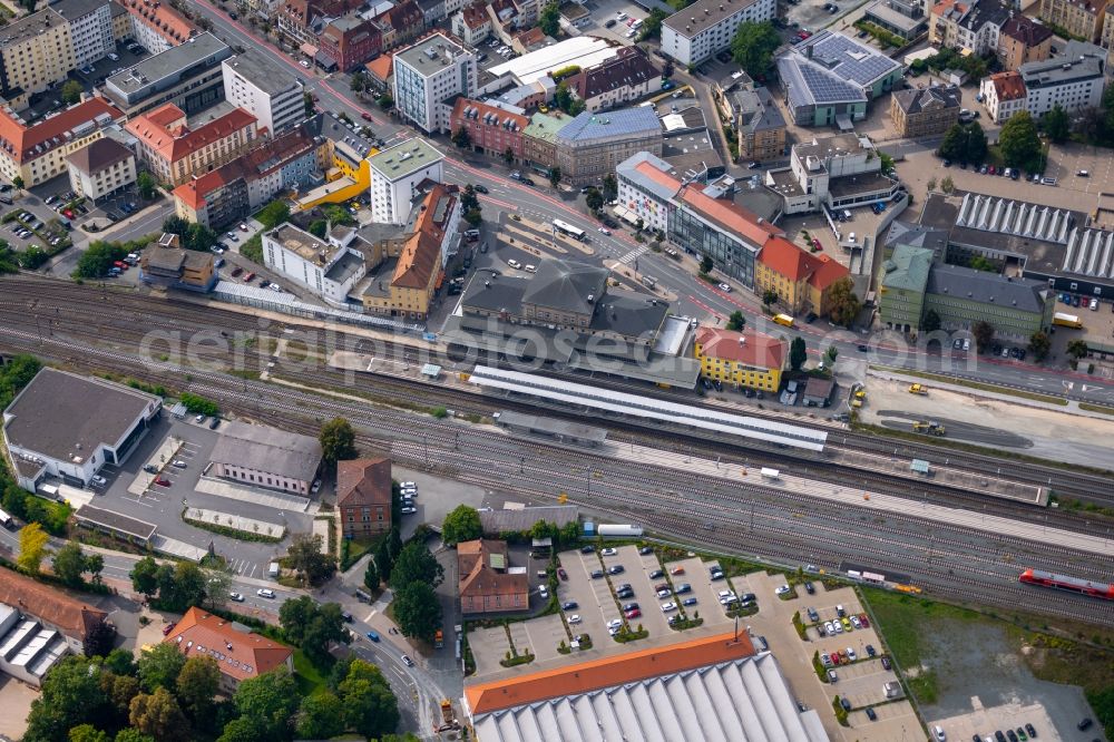 Aerial photograph Bayreuth - Track progress and building of the main station of the railway in Bayreuth in the state Bavaria, Germany