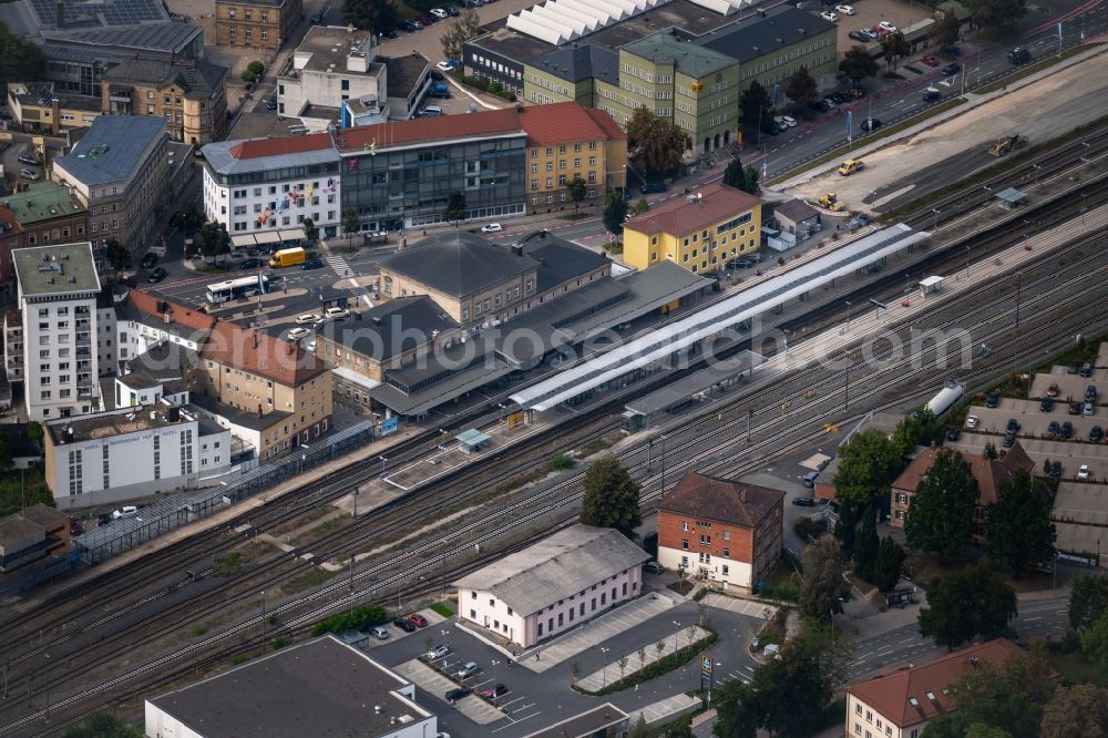 Bayreuth from the bird's eye view: Track progress and building of the main station of the railway in Bayreuth in the state Bavaria, Germany