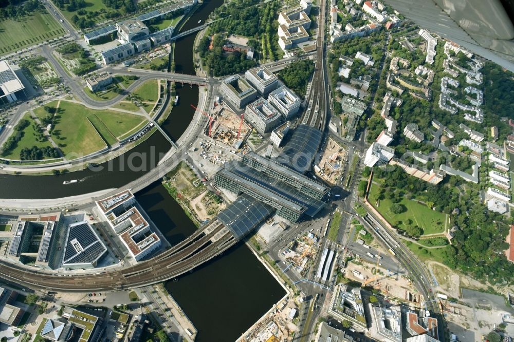 Berlin from the bird's eye view: Track progress and building of the main station of the railway in Berlin, Germany