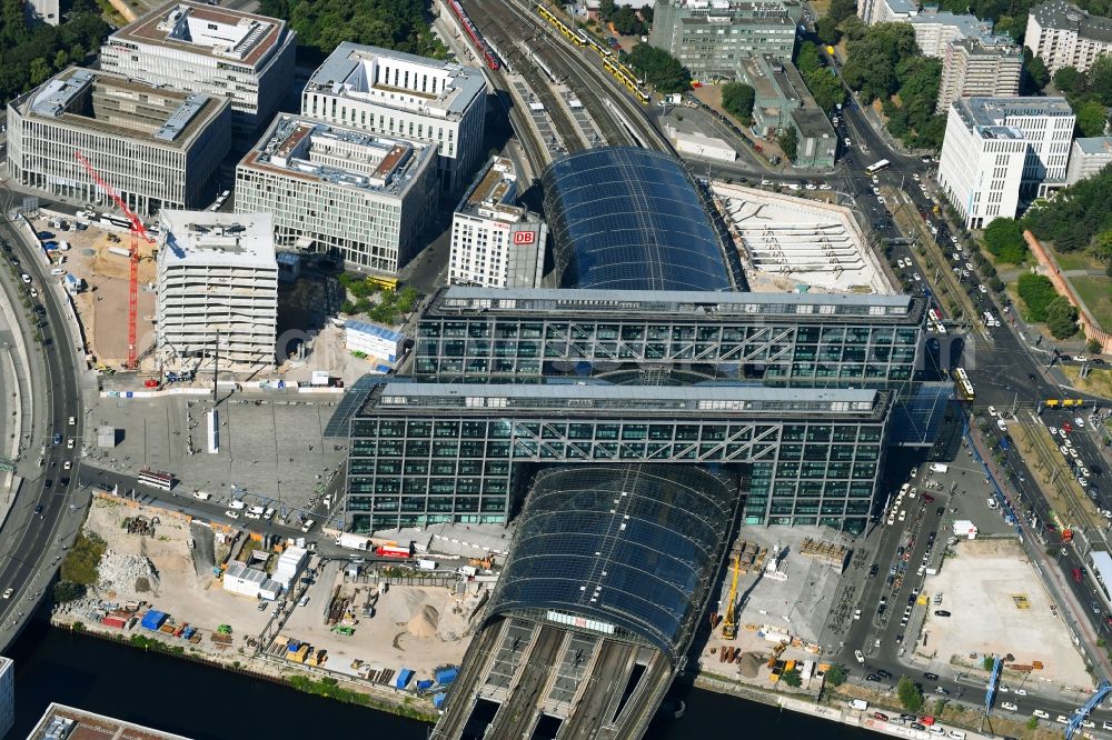 Berlin from above - Track progress and building of the main station of the railway in Berlin, Germany