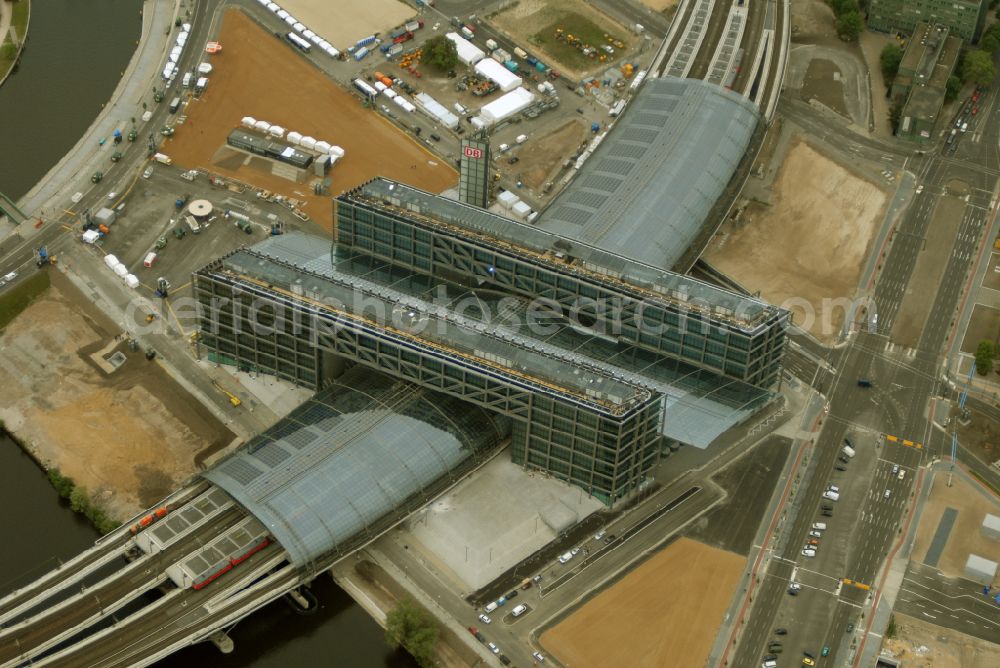 Berlin from above - Track progress and building of the main station of the railway in Berlin, Germany