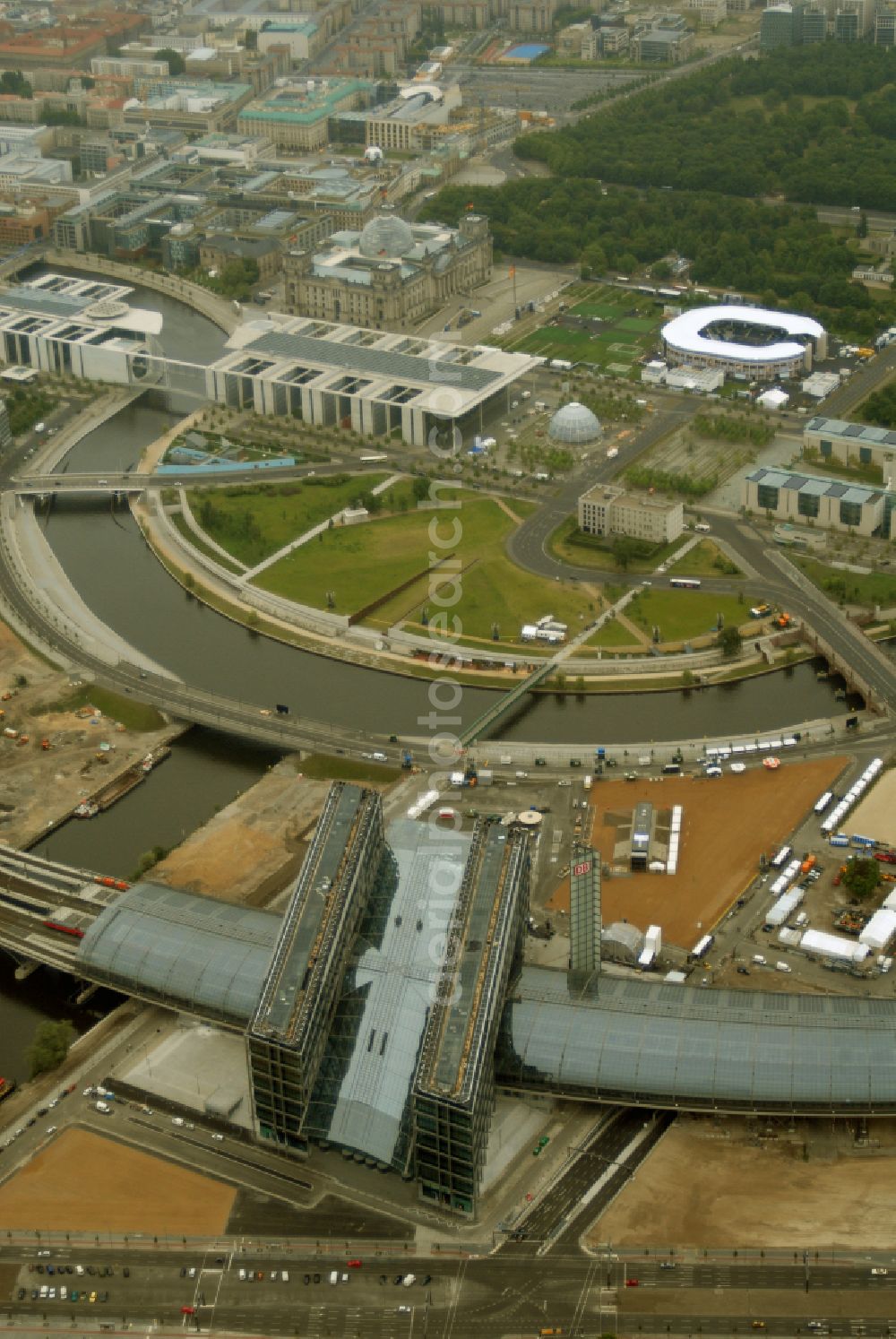 Berlin from above - Track progress and building of the main station of the railway in Berlin, Germany