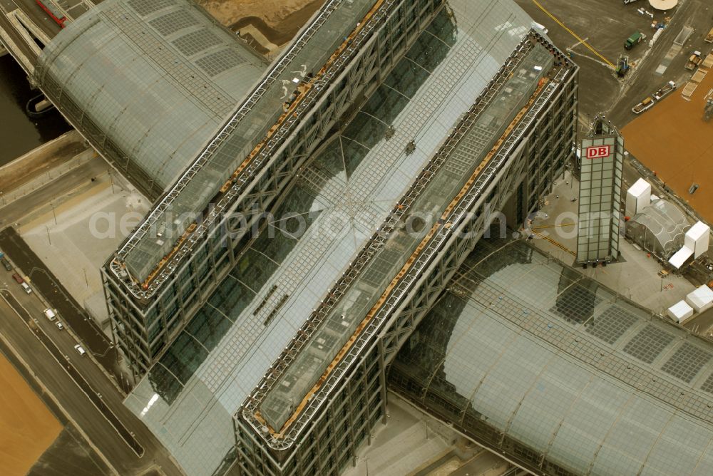 Berlin from above - Track progress and building of the main station of the railway in Berlin, Germany