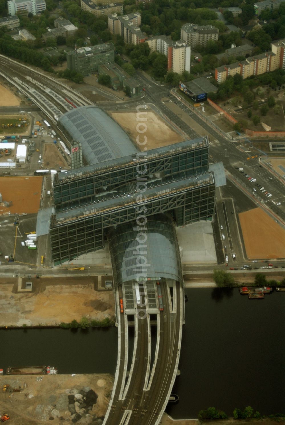 Berlin from the bird's eye view: Track progress and building of the main station of the railway in Berlin, Germany