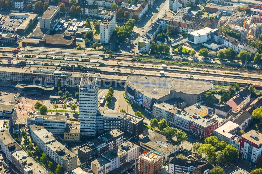 Bochum from above - Track progress and building of the main station of the railway in Bochum in the state North Rhine-Westphalia, Germany