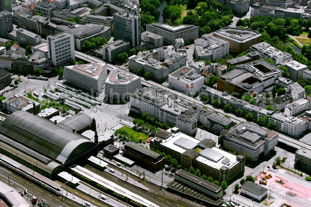 Aerial photograph Bremen - Track progress and building of the main station of the railway in Bremen, Germany