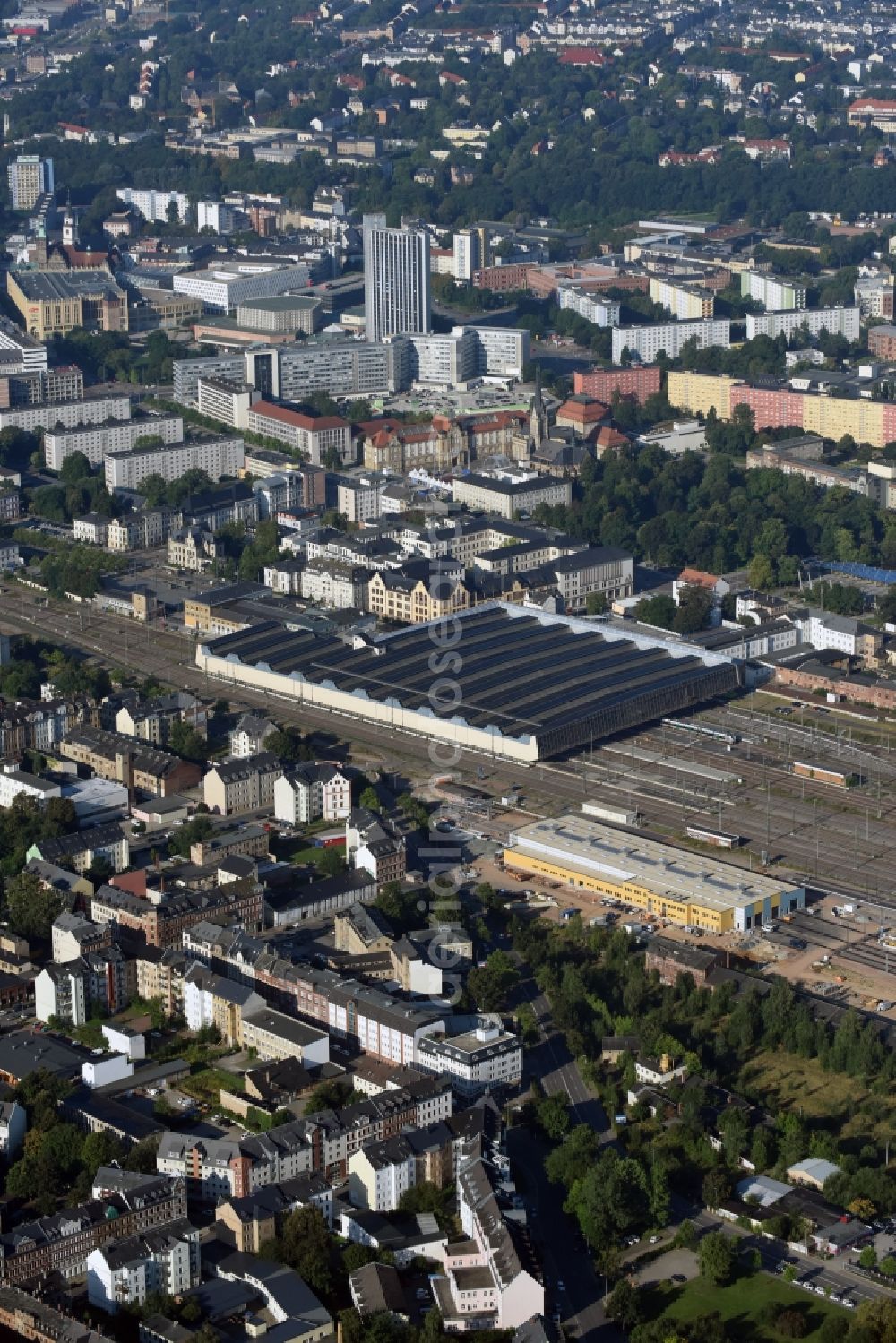 Aerial image Chemnitz - Track progress and building of the main station of the railway in Chemnitz in the state Saxony