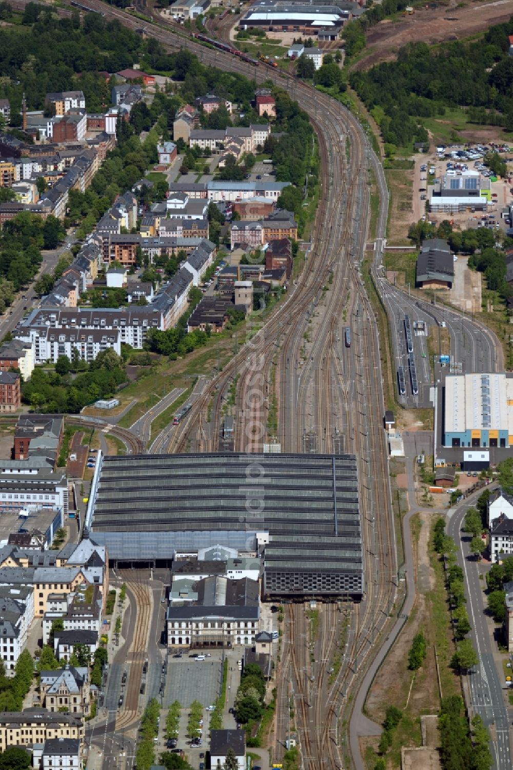 Aerial image Chemnitz - Track progress and building of the main station of the railway in Chemnitz in the state Saxony, Germany