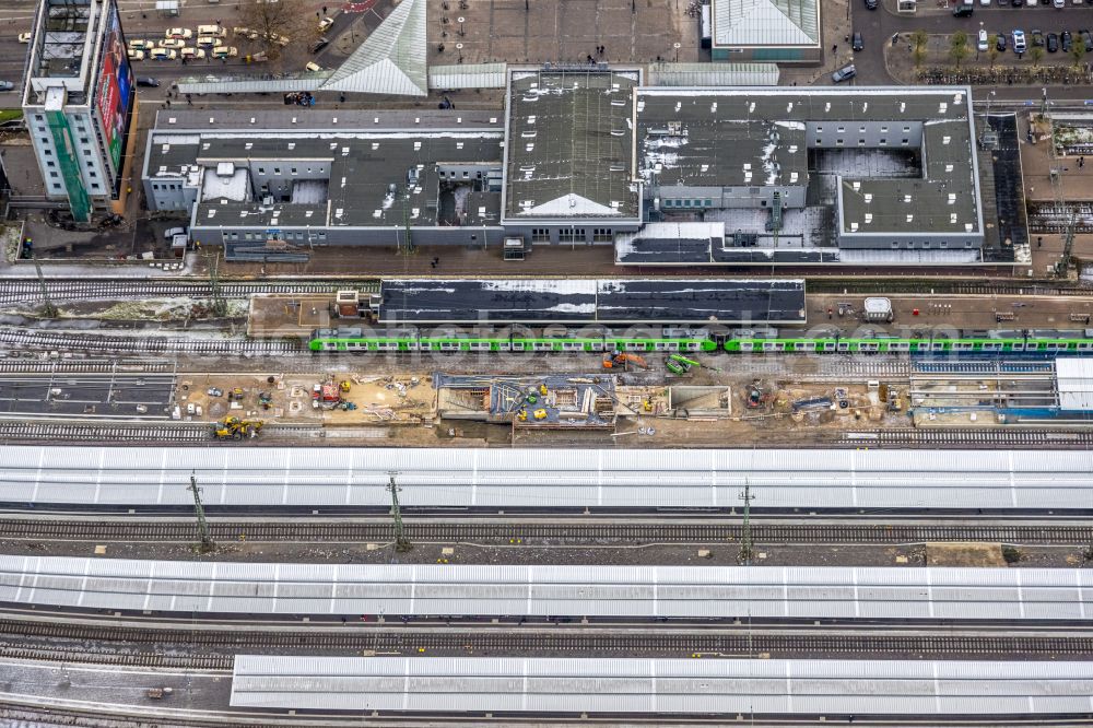 Aerial photograph Dortmund - Track progress and building of the main station of the railway in Dortmund at Ruhrgebiet in the state North Rhine-Westphalia, Germany