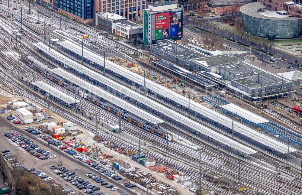 Aerial photograph Dortmund - track progress and building of the main station of the railway in Dortmund in the state North Rhine-Westphalia, Germany