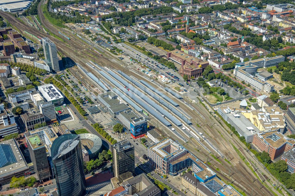 Aerial image Dortmund - track progress and building of the main station of the railway in Dortmund in the state North Rhine-Westphalia, Germany