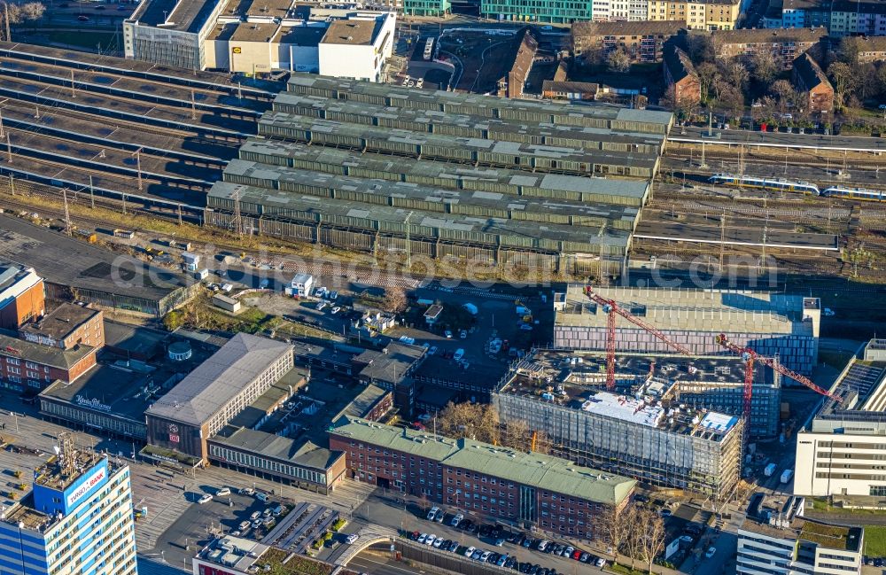 Duisburg from above - Track progress and building of the main station of the railway in Duisburg in the state North Rhine-Westphalia