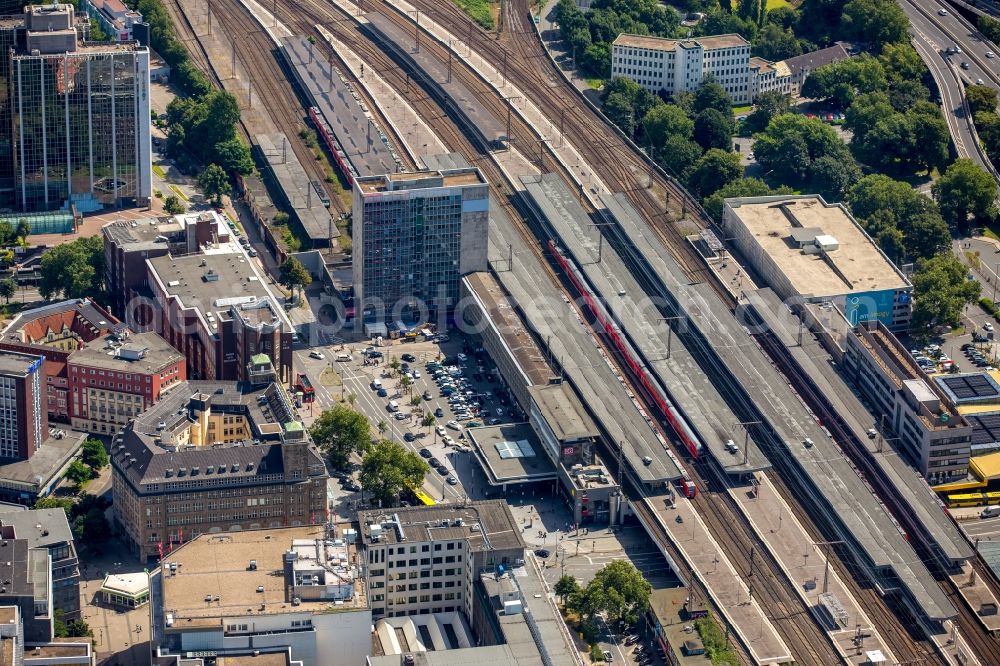 Essen from above - Track progress and building of the main station of the railway in Essen in the state North Rhine-Westphalia