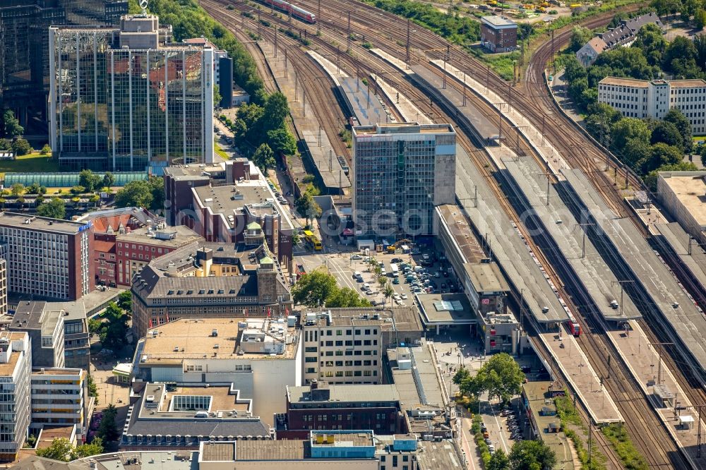 Aerial image Essen - Track progress and building of the main station of the railway in Essen in the state North Rhine-Westphalia