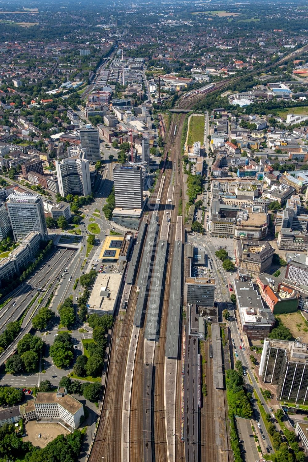 Essen from above - Track progress and building of the main station of the railway in Essen in the state North Rhine-Westphalia