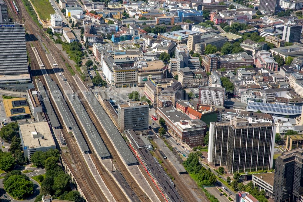 Aerial photograph Essen - Track progress and building of the main station of the railway in Essen in the state North Rhine-Westphalia