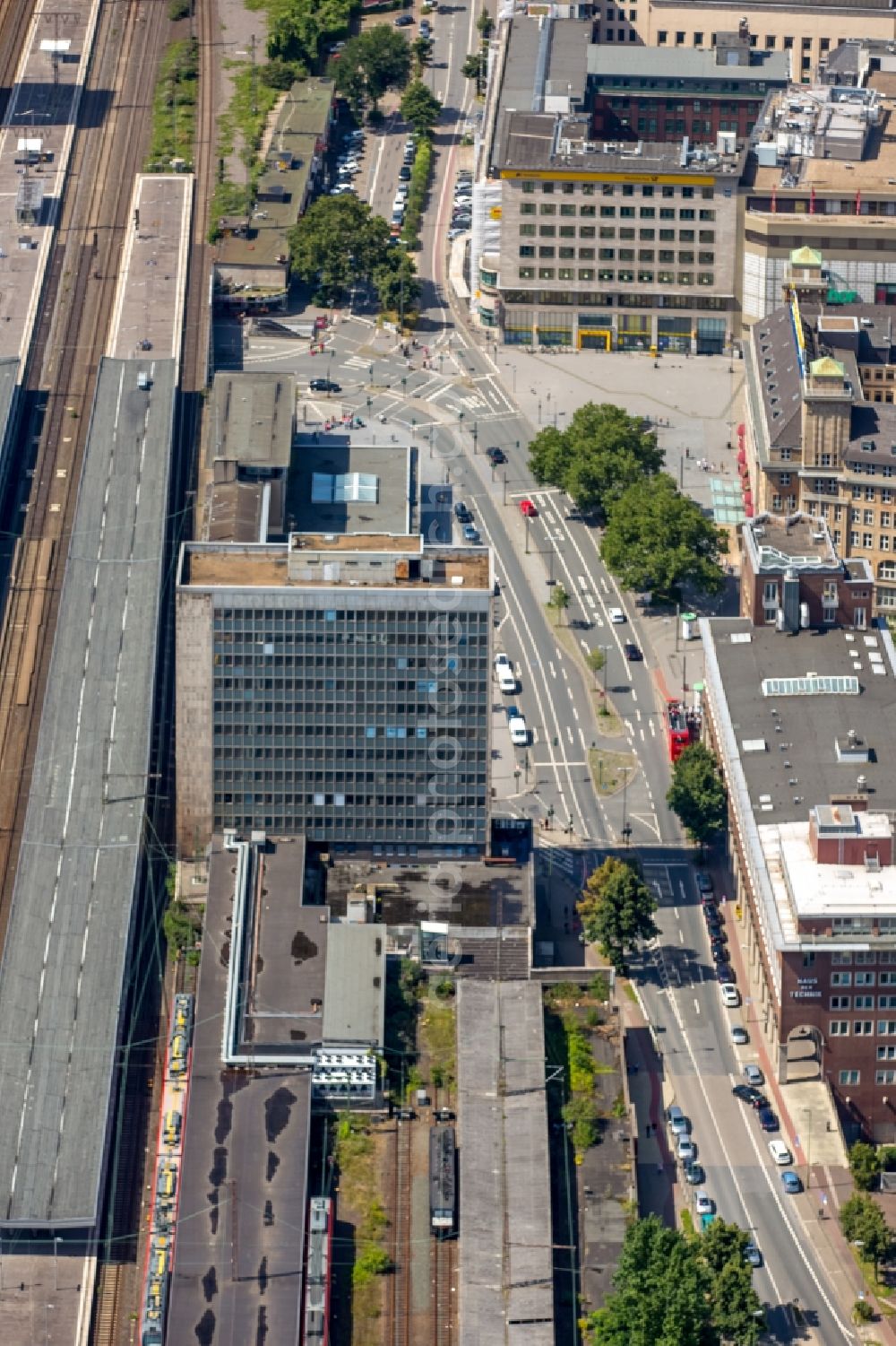 Essen from above - Track progress and building of the main station of the railway in Essen in the state North Rhine-Westphalia