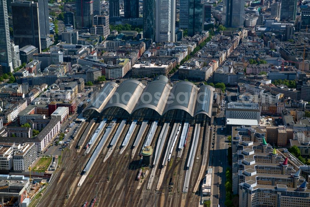 Frankfurt am Main from above - Track progress and building of the main station of the railway in Frankfurt in the state Hesse