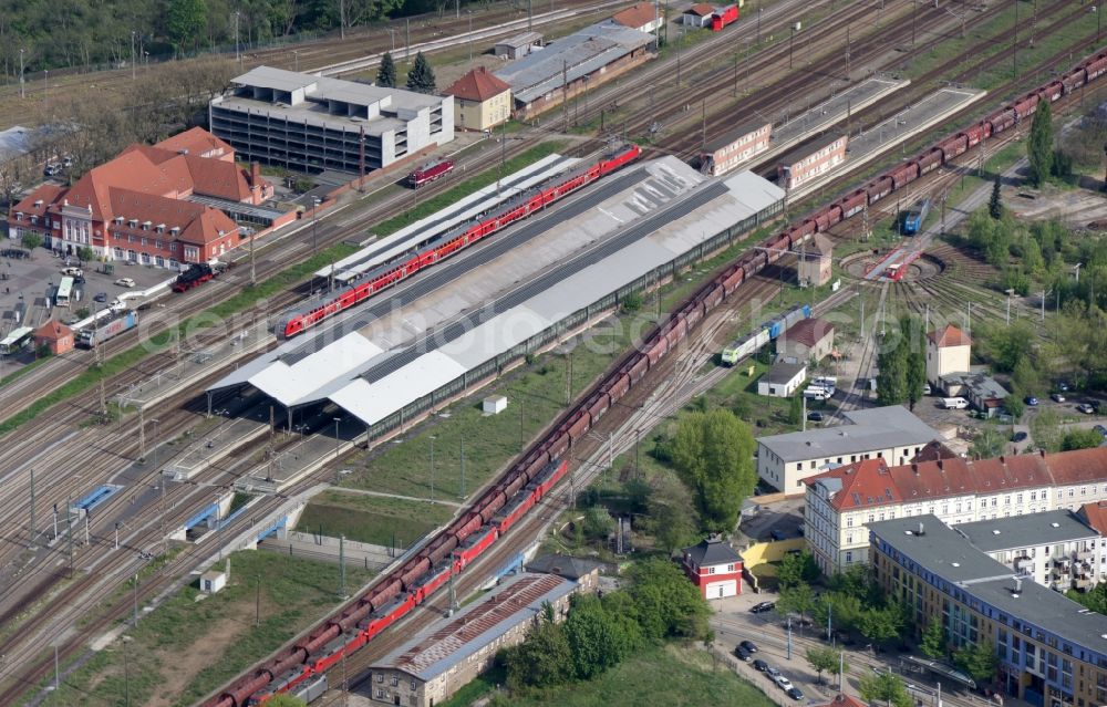 Aerial photograph Frankfurt (Oder) - Track progress and building of the main station of the railway in Frankfurt (Oder) in the state Brandenburg