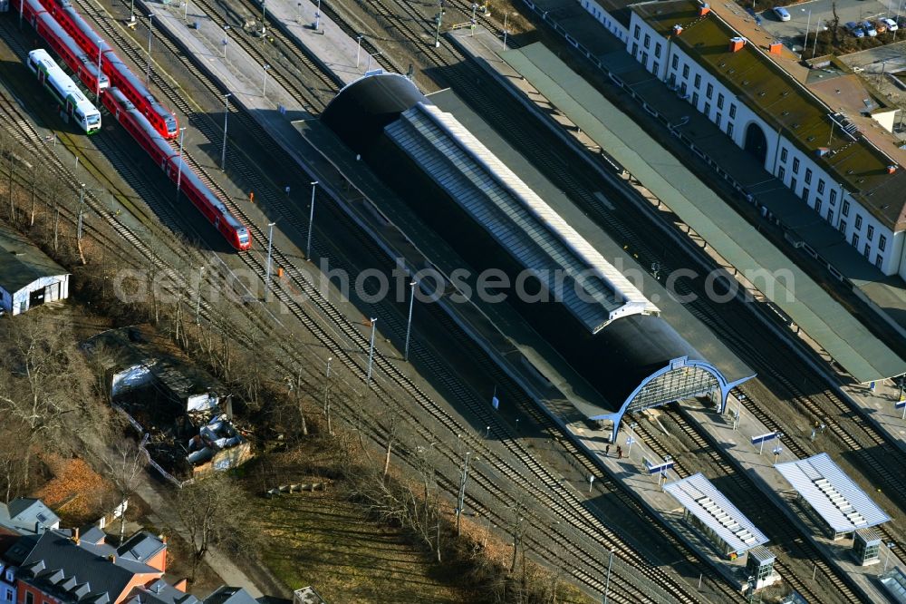 Aerial image Gera - Track progress and building of the main station of the railway in Gera in the state Thuringia, Germany