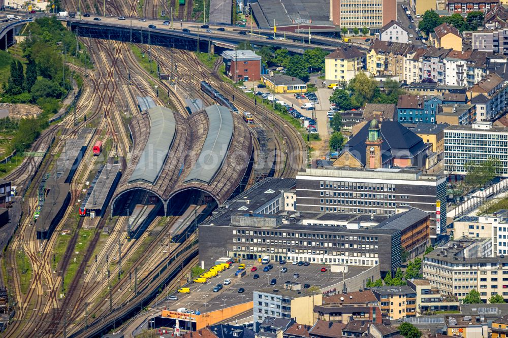 Aerial photograph Hagen - Track progress and building of the main station of the railway in Hagen in the state North Rhine-Westphalia