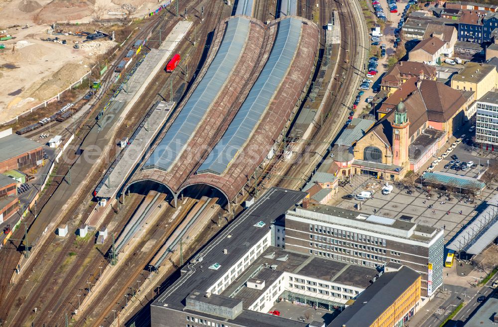 Hagen from above - Track progress and building of the main station of the railway on street Am Hauptbahnhof in Hagen at Ruhrgebiet in the state North Rhine-Westphalia, Germany