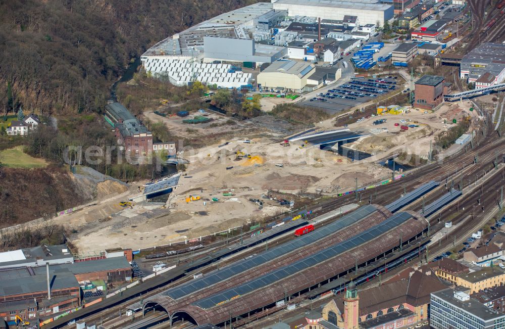 Hagen from the bird's eye view: Track progress and building of the main station of the railway on street Am Hauptbahnhof in Hagen at Ruhrgebiet in the state North Rhine-Westphalia, Germany