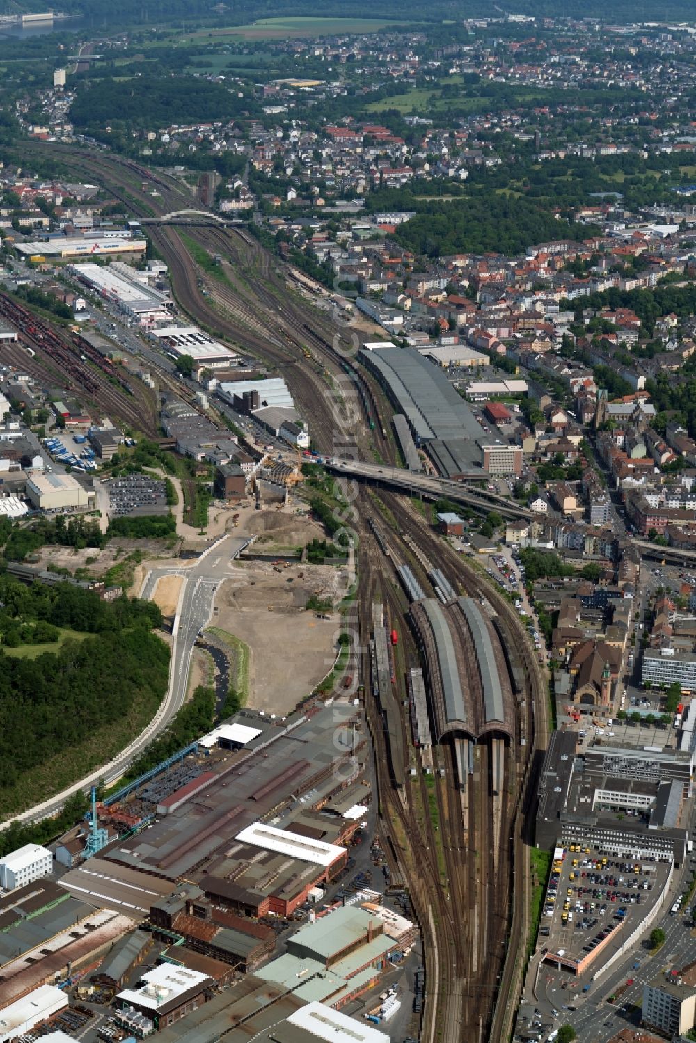 Aerial image Hagen - Track progress and building of the main station of the railway in Hagen in the state North Rhine-Westphalia, Germany