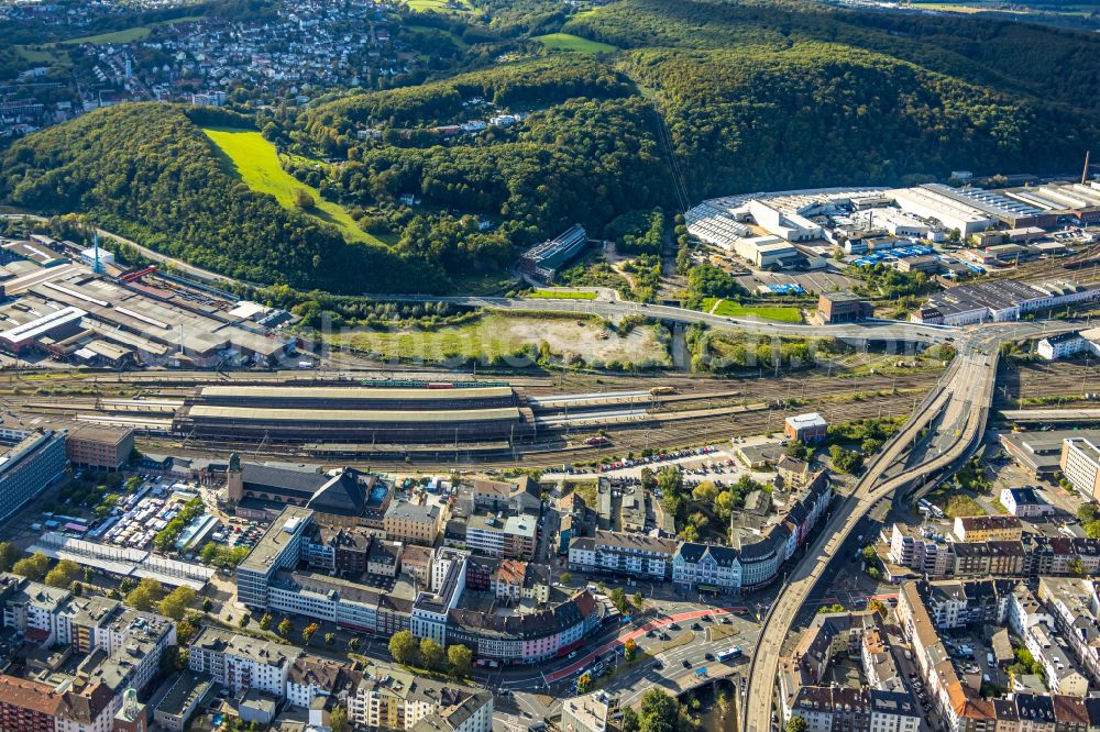 Aerial photograph Hagen - Track progress and building of the main station of the railway on street Am Hauptbahnhof in Hagen at Ruhrgebiet in the state North Rhine-Westphalia, Germany