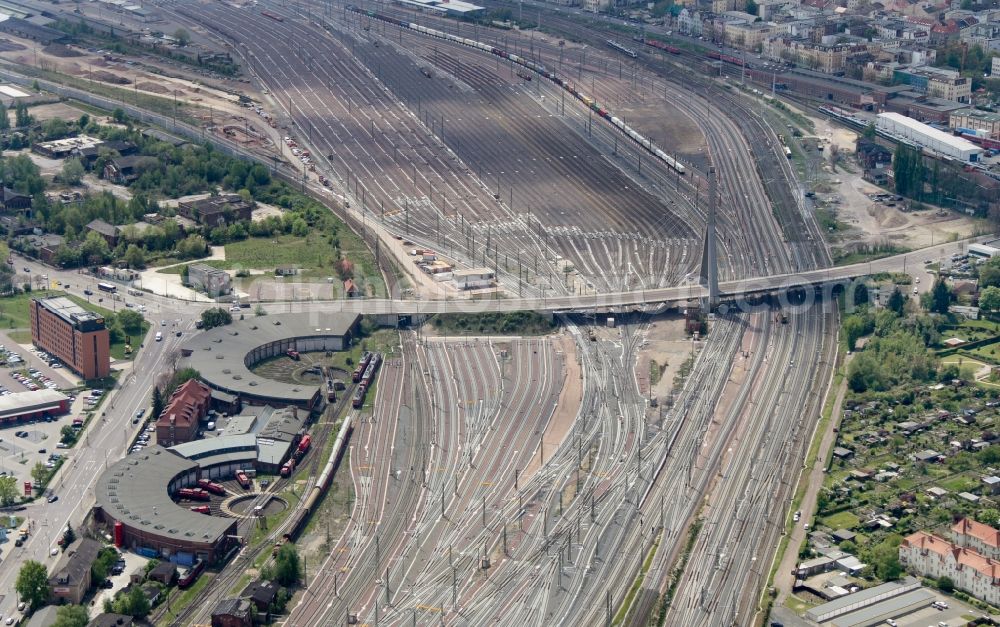 Aerial photograph Halle (Saale) - Track progress and building of the main station of the railway in Halle (Saale) in the state Saxony-Anhalt