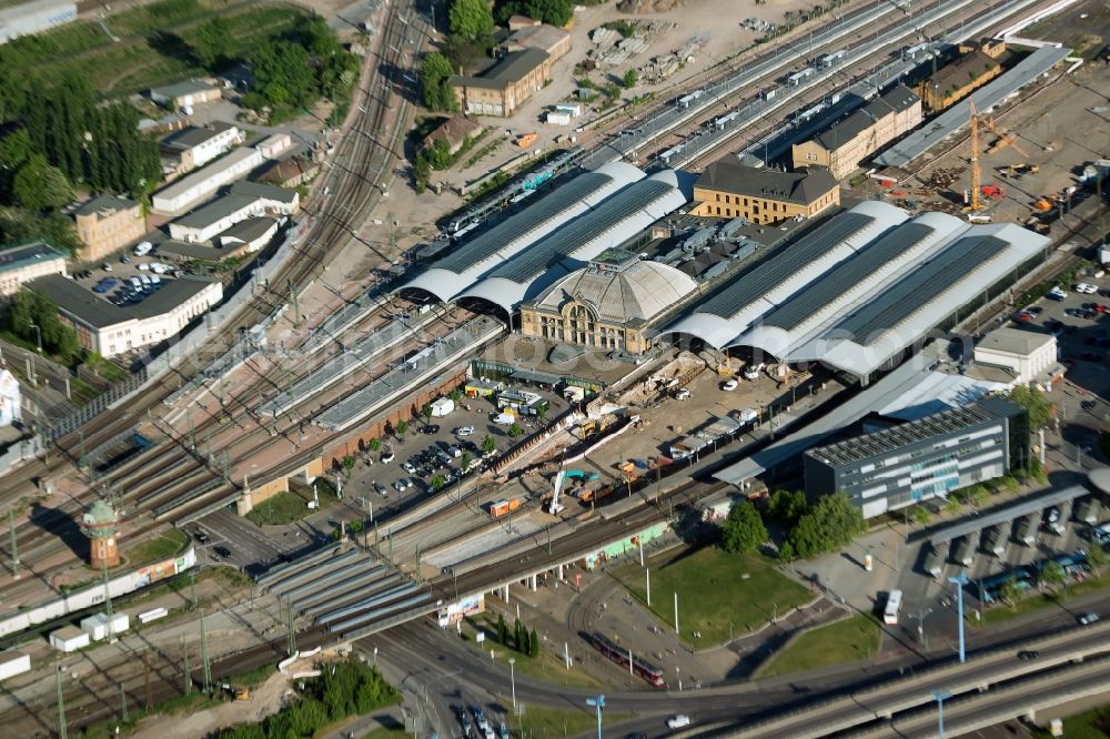 Aerial image Halle (Saale) - Track progress and building of the main station of the railway in Halle (Saale) in the state Saxony-Anhalt, Germany