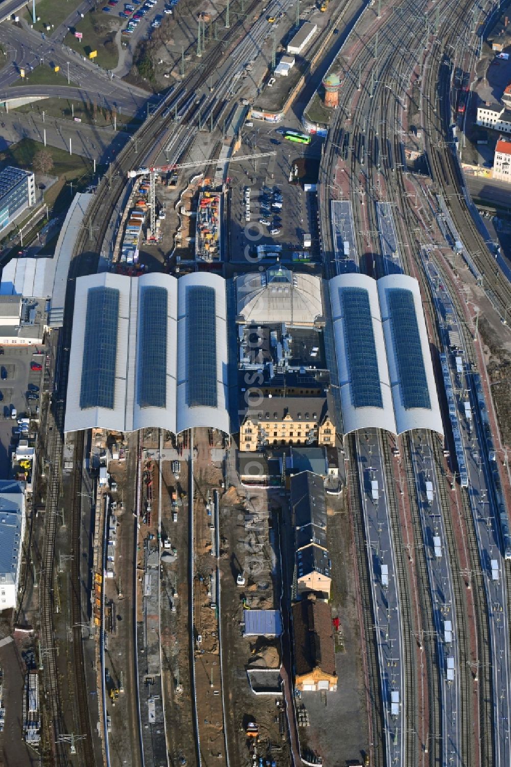 Aerial image Halle (Saale) - Track progress and building of the main station of the railway in Halle (Saale) in the state Saxony-Anhalt, Germany