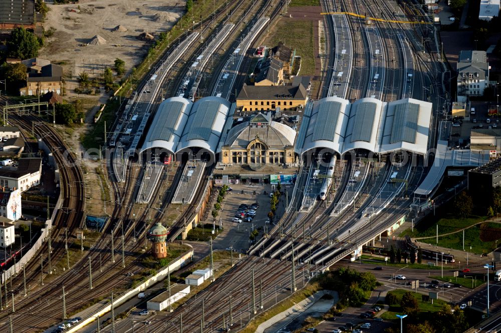 Aerial image Halle (Saale) - Track progress and building of the main station of the railway in Halle (Saale) in the state Saxony-Anhalt, Germany