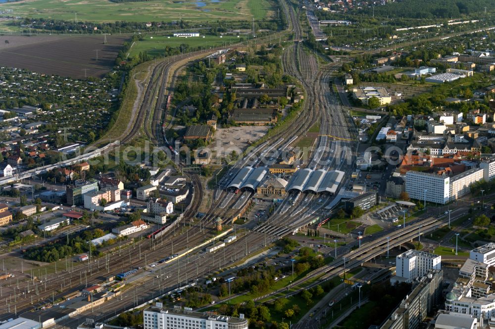 Aerial photograph Halle (Saale) - Track progress and building of the main station of the railway in Halle (Saale) in the state Saxony-Anhalt, Germany