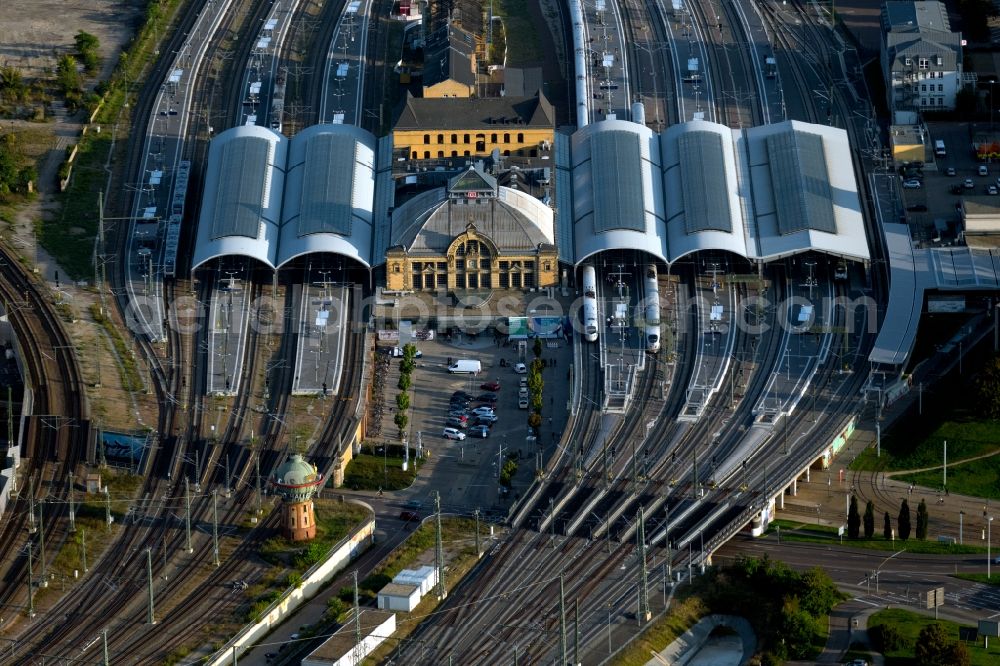 Aerial photograph Halle (Saale) - Track progress and building of the main station of the railway in Halle (Saale) in the state Saxony-Anhalt, Germany