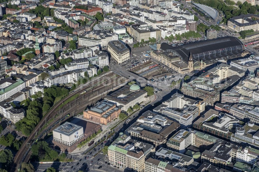 Hamburg from above - Track progress and building of the main station of the railway in Hamburg, Germany