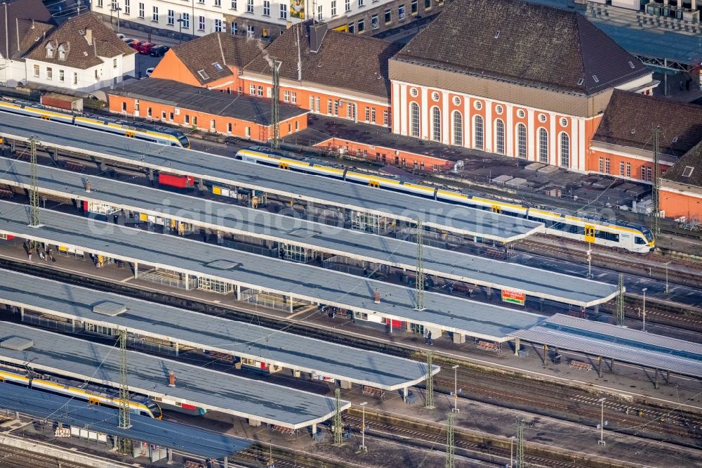 Hamm from above - Track progress and building of the main station of the railway in Hamm in the state North Rhine-Westphalia, Germany